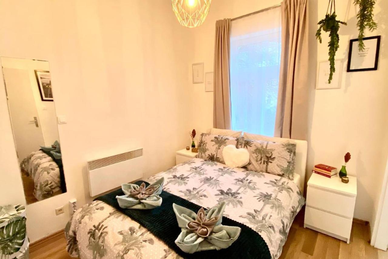 Amazonian Jungle Apartment In Wien Eksteriør billede