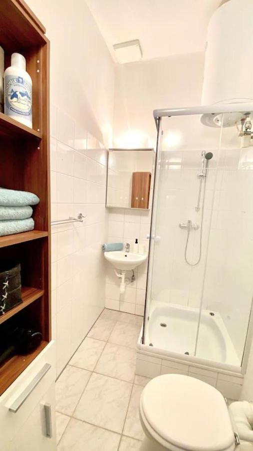 Amazonian Jungle Apartment In Wien Eksteriør billede